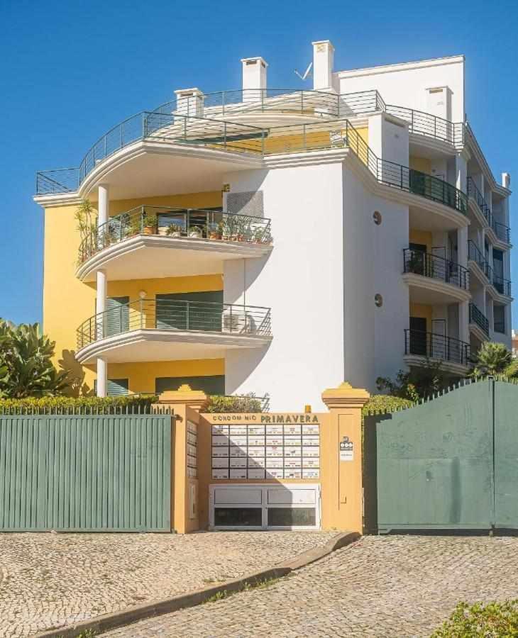 Primavera E Piscina Apartment Portimao
